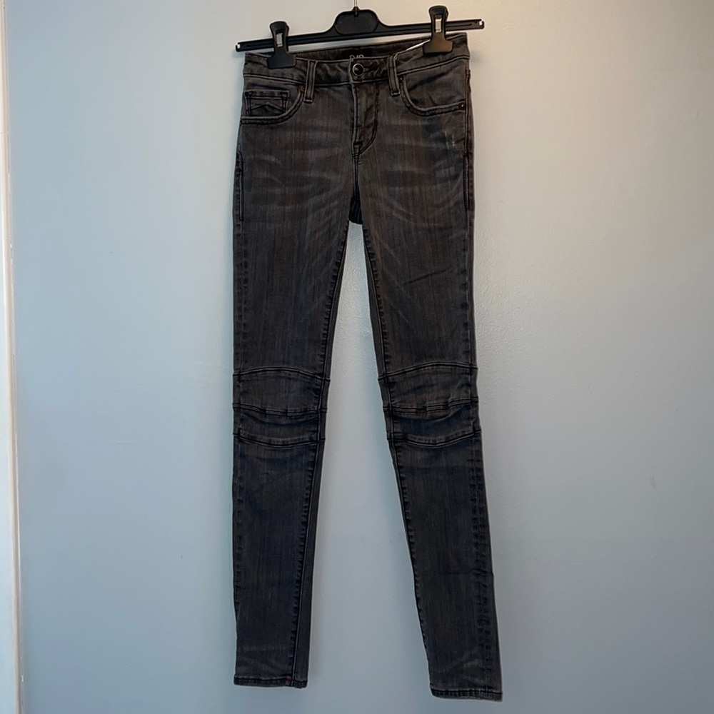 D-ID Denim Island Distressed Gray Skinny  Jeans Size 24